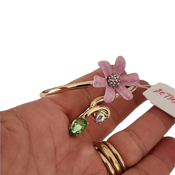 Betsey Johnson Daisy Aurora Borealis Clamper Spring Hinge Gold Bangle Bracelet - Picture 8 of 14